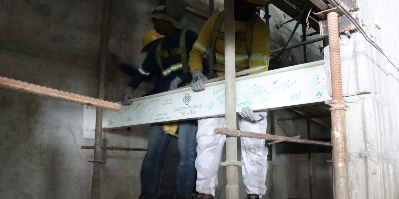 Ongpin Tower Completes Final Beam Installation with Project Management Team and Key Contractor
